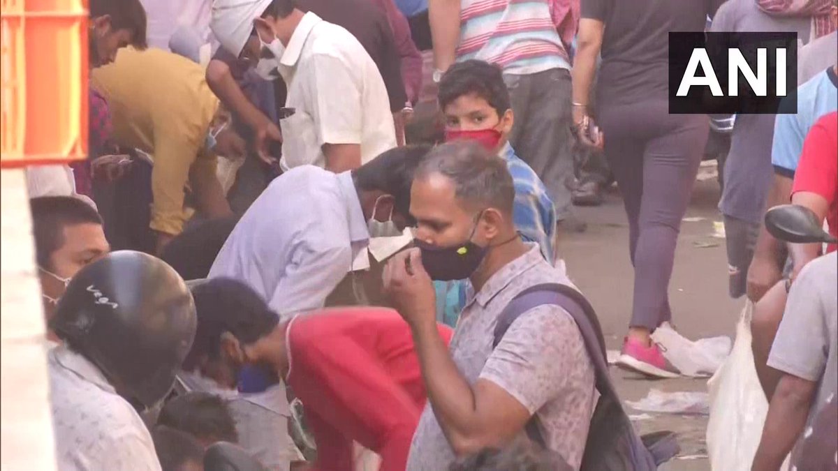TOIMumbai's tweet photo. #Mumbai: Huge crowd seen at #Dadar vegetable market, amid rising #COVID-19 cases in the State
Night curfew to be imposed in #Maharashtra from tonight. (Photos: ANI) https://t.co/KPRvY44QfU