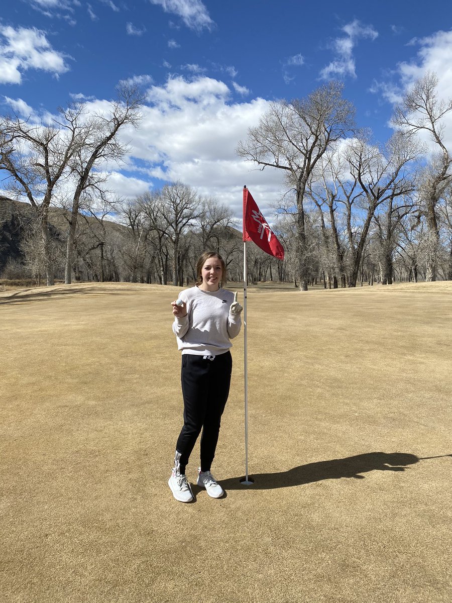 TClark_LG's tweet photo. We had quite the day at Marias Valley. Delaney made a HIO on #16. It was a perfect shot! To top it off Dylan had a great round. A great way to spend the day with the fam. Congratulations sis! Delaney-1 Dad-0 https://t.co/h7dndYeES9