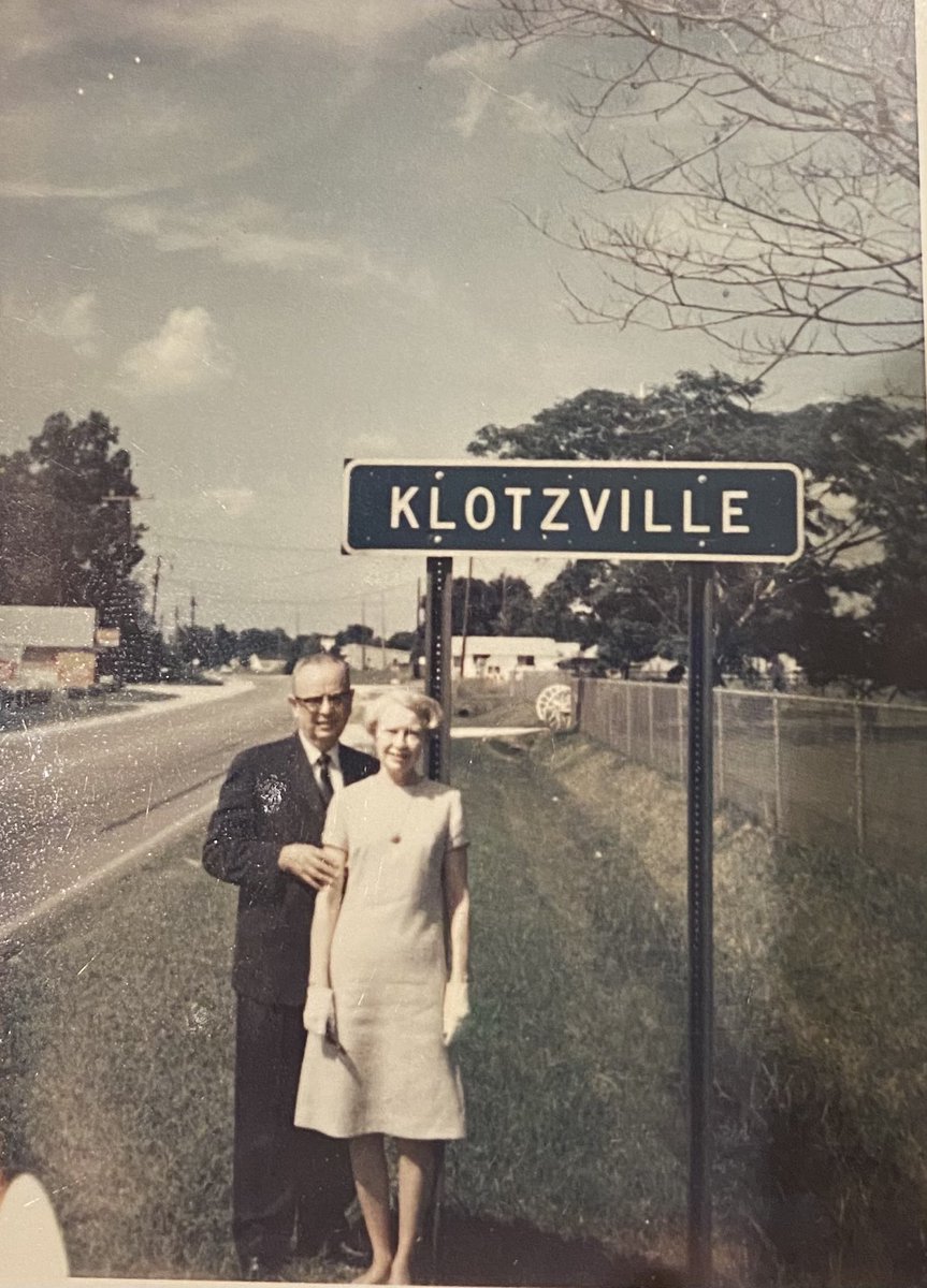 BetsyN1014's tweet photo. My grandparents, Dorothy and Alvin Klotz, in Klotzville, LA #AssumptionParish Maybe in the 1960s. I love going through old photo albums and scrapbooks! https://t.co/CnnXxjHBkI