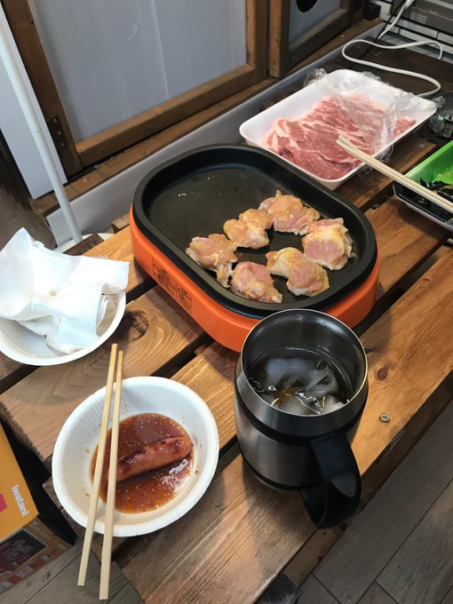 強風と雨で釣り行けなかったからベランダで焼肉ぱーちーや!!! 
