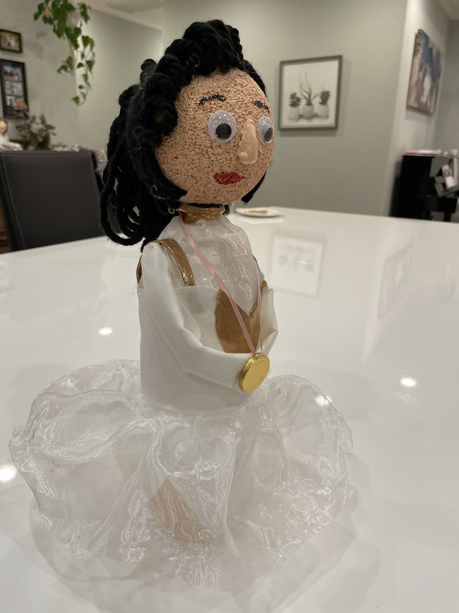 patli's tweet photo. 3rd grade art project dedicated to Fremont legend @kristiyamaguchi 🙌 https://t.co/rGQ0DLPbdc