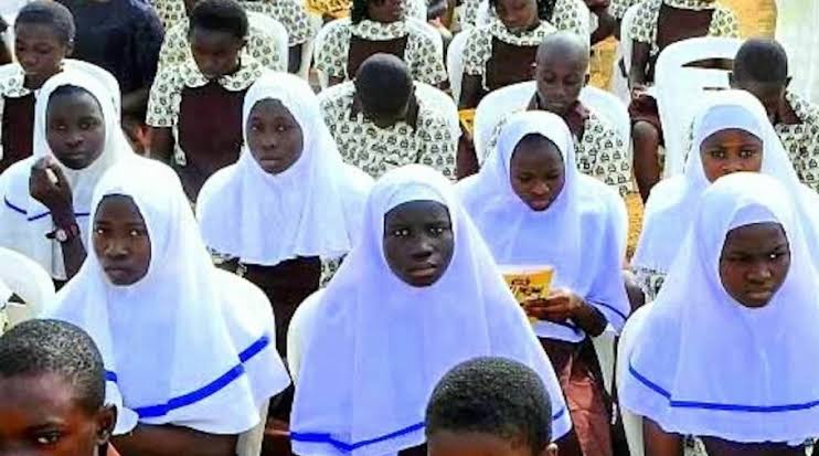 SunlightDaily's tweet photo. This hijab Madness-By Igboeli Arinze https://t.co/HbW4zuHL0L via @SunlightDaily 
#hijab #kwaranews https://t.co/X5WjIj5lDD
