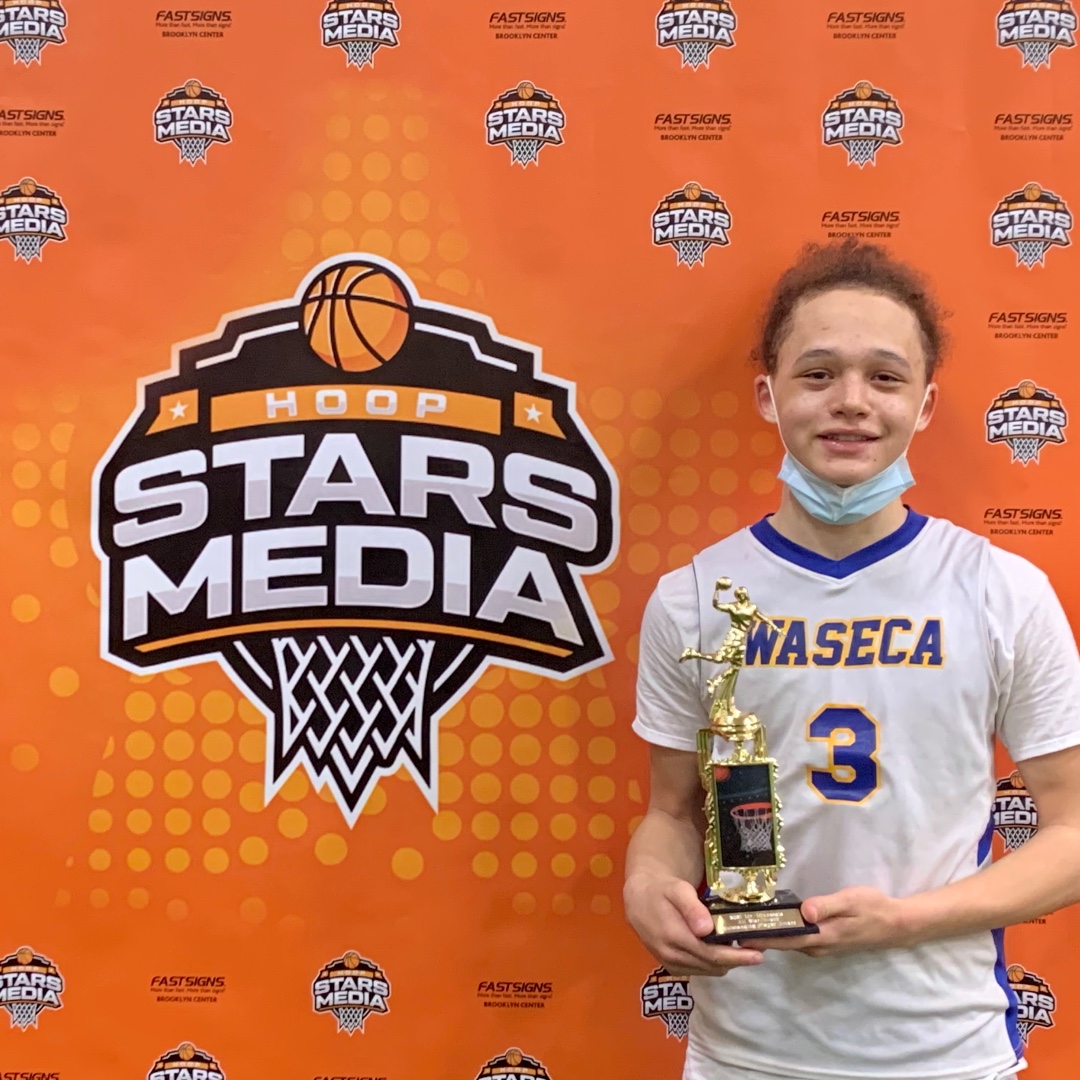 MrMNAllStar's tweet photo. ✨Damarius Russell - Waseca 5’11”-Guard✨ 

🏆Won the Outstanding Player award at the Mr. Minnesota.  Russell has a 🔥FLAME THROWER for a jump shot.  He torched the nets for 11 3’s &amp; 40 + performace.  You can’t not leave this young man open.

#WeRocking #MrMinnesotaAllStar https://t.co/E01taLuubf