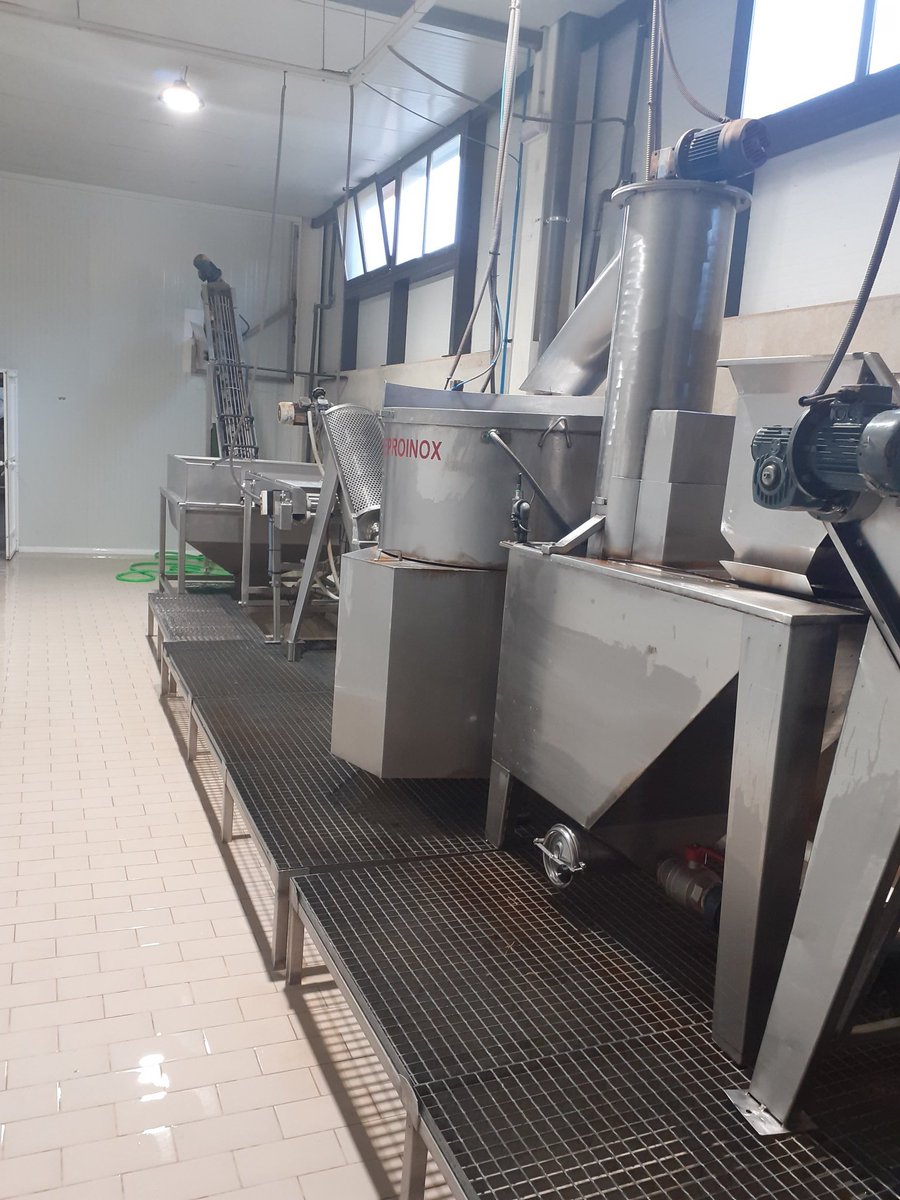 En San Nicasio es muy importante  las materias primas y el buen hacer de la elaboración artesanal de nuestras chips, pero no menos importante es la limpieza de la maquinaria. Hoy domingo limpieza <a href="/chefjoseandres/">Chef José Andrés 🕊️🥘🍳</a> <a href="/JCCapel/">Jose Carlos Capel</a> <a href="/juliaplozano/">Julia Pérez Lozano</a> <a href="/almasubbetica/">Almazaras de la Subbética</a> <a href="/AoveDopPriego/">Aceite de Oliva Virgen Extra DOP Priego de Córdoba</a> @extendajunta
