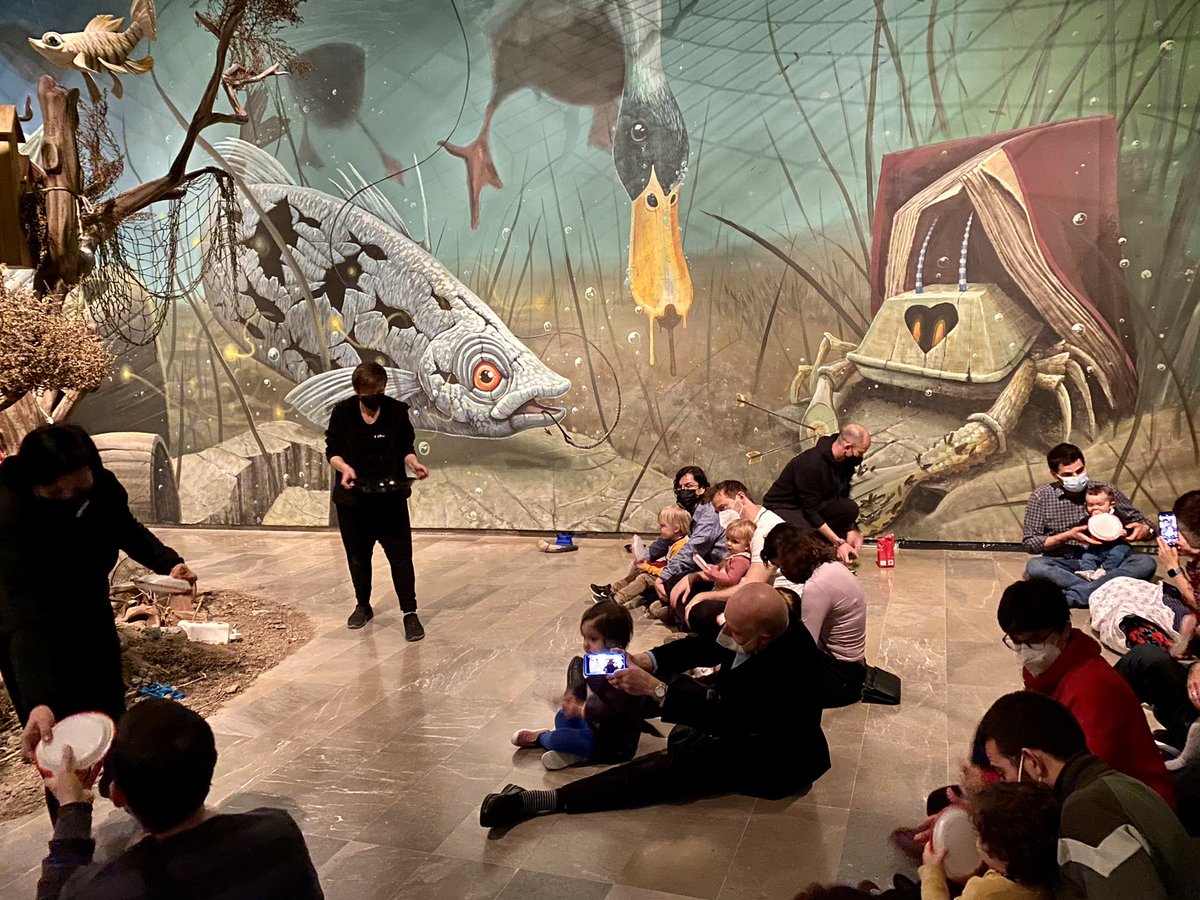 centredelcarme's tweet photo. 🍼 ⁣Aquest matí els més menuts han pogut conéixer l'exposició '#Dulk. Rondalla del fang' amb les seues families en una visita guiada amb música dirigida a bebés de 0 a 3 anys.

🦩 Un exposició sumida en un ambient immersiu i un viatge inoblidable a l’Albufera de València. https://t.co/IyaW5MWUyo