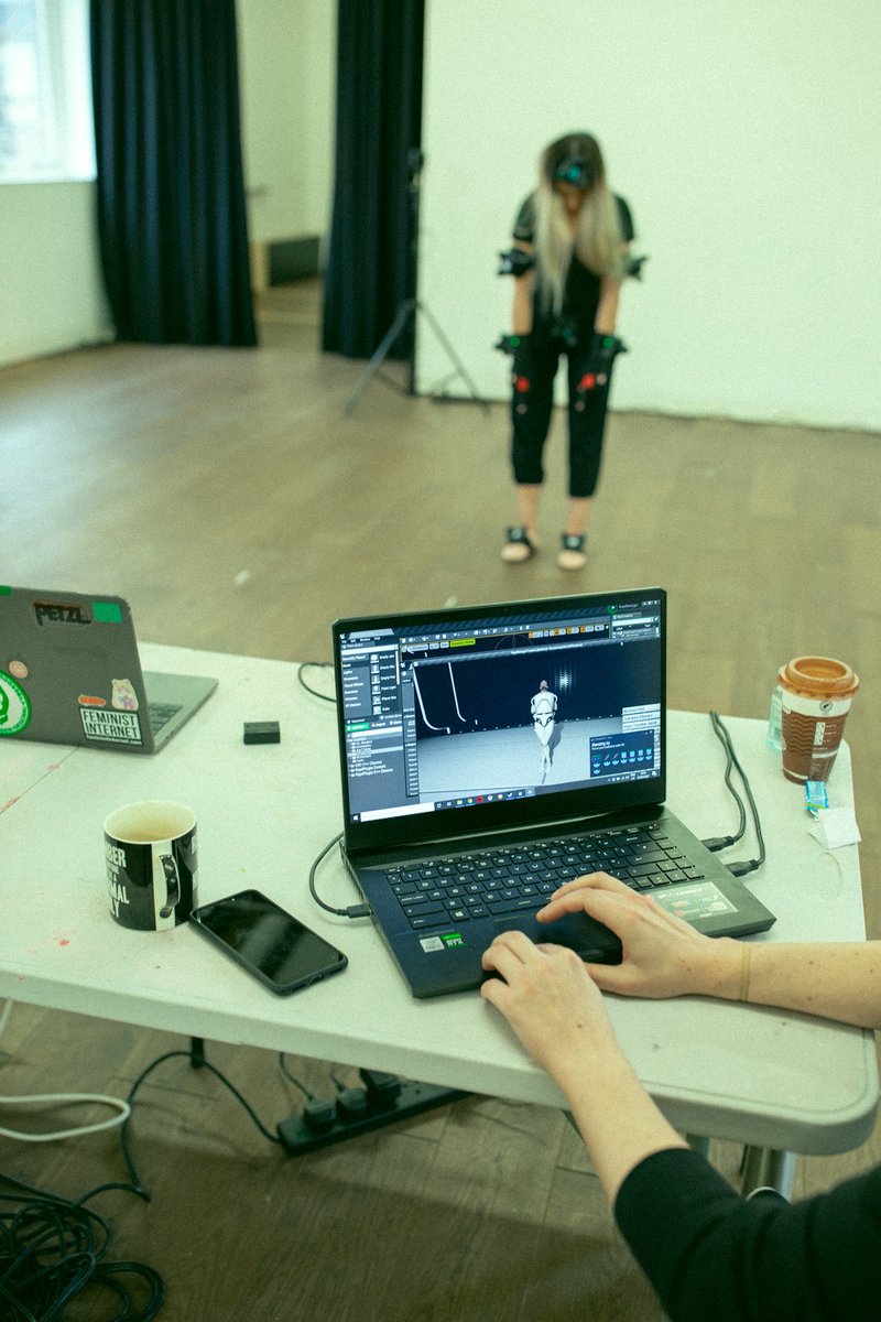 SianFan's tweet photo. Behind the scenes shooting Phantom for @site_gallery 🦾
Shot at @SarabandeFDN 
Mocap by  @LimboTech_ 
Photography by Alina Zum Hebel 
#art #digitalart #internetart #cgi #animation #gamedev #fineart #contemporaryart #videoart #performance #collectart #mocap #motioncapture https://t.co/cktqT1ursb