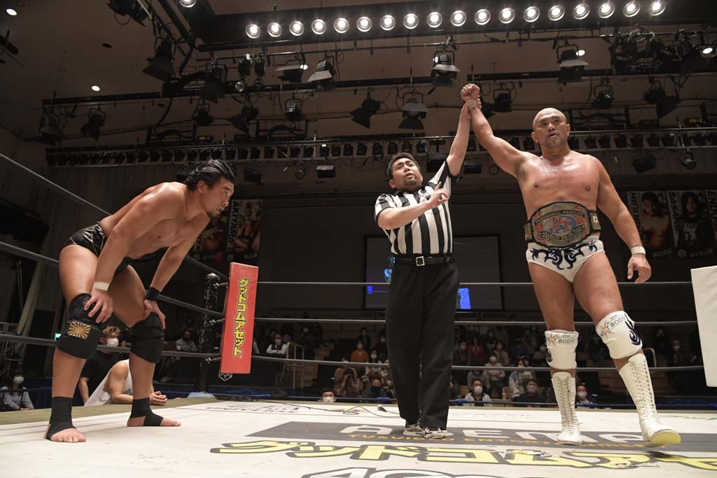 Ddt Prowrestling On Twitter 後楽園大会結果詳報 死闘の末 秋山が樋口にリベンジしko D無差別v1 樋口にベルトを巻かせる 究極のイデオロギー闘争へ 次期挑戦者はディーノ Harashimaが坂口下しko Dタッグ戦に弾み チームサラブレッドがko D8人を一発奪取 The