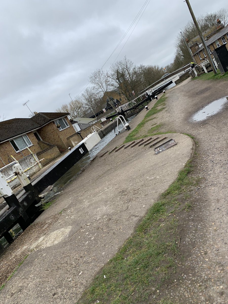 PaulMaloney1970's tweet photo. Sunday morning 25km stretch for #51in50 and #13in2021 this week going west along the canal out & round Ricky Aquardrome and back up through the farmers fields, Whippendell Woods and Cassiobury Park. A bit slower this week trying to maintain a steady heart rate....๐โโ๏ธ๐ช #afitterme https://t.co/4cZ16VnJj8