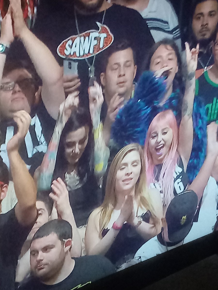EssinoDub's tweet photo. @kidcadet  is that you?? WWE50GreatestWomen https://t.co/LqLl2k3nBy