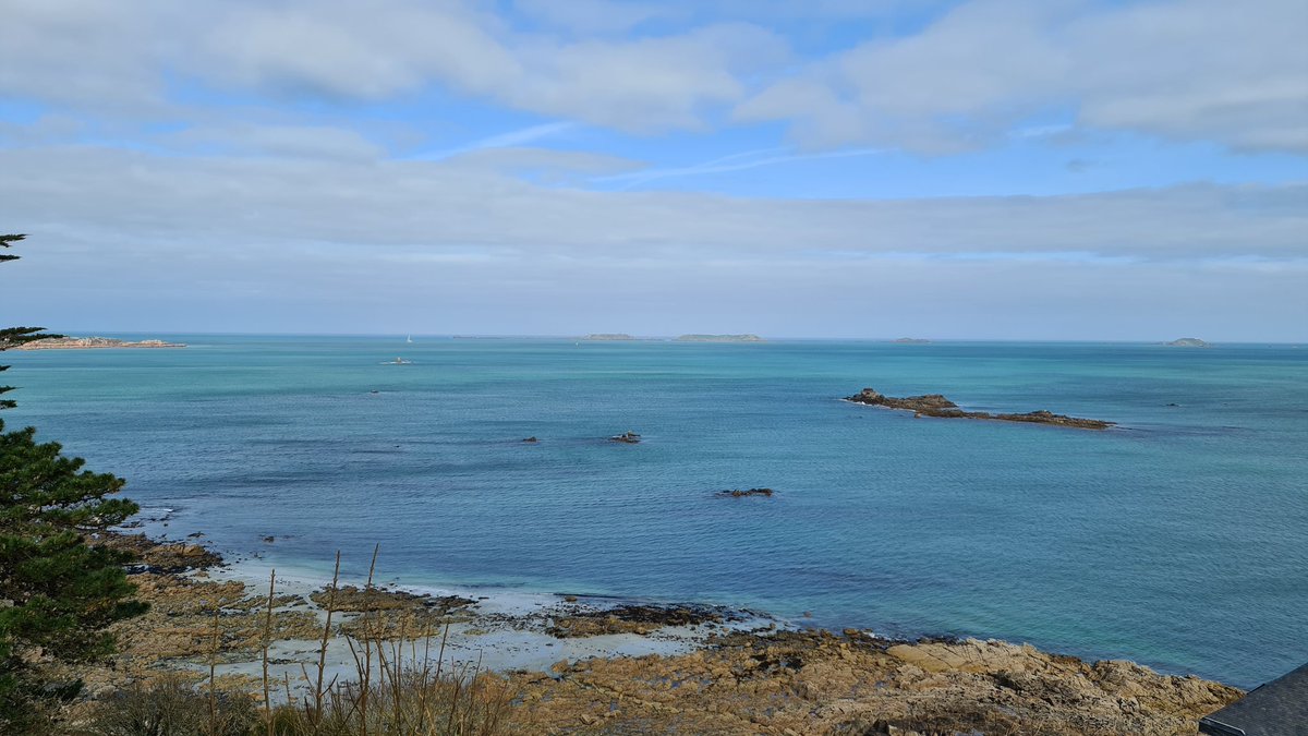 FabriceFauchoux's tweet image. #workinlannion et profiter de ce paysage sur le chemin du retour de la boulangerie 
Les offres d&apos;emploi du territoire sont ici jobboard.technopole-anticipa.com
 @FTBrestPlus @Anticipa @AggloLTC