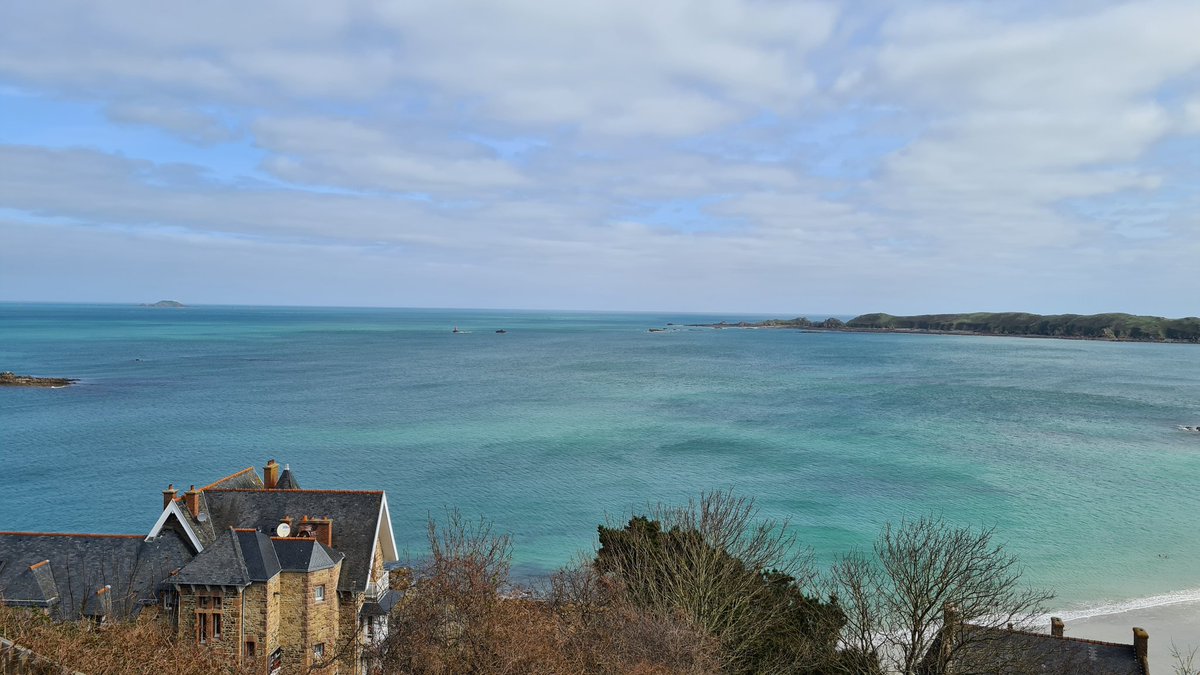 FabriceFauchoux's tweet image. #workinlannion et profiter de ce paysage sur le chemin du retour de la boulangerie 
Les offres d&apos;emploi du territoire sont ici jobboard.technopole-anticipa.com
 @FTBrestPlus @Anticipa @AggloLTC