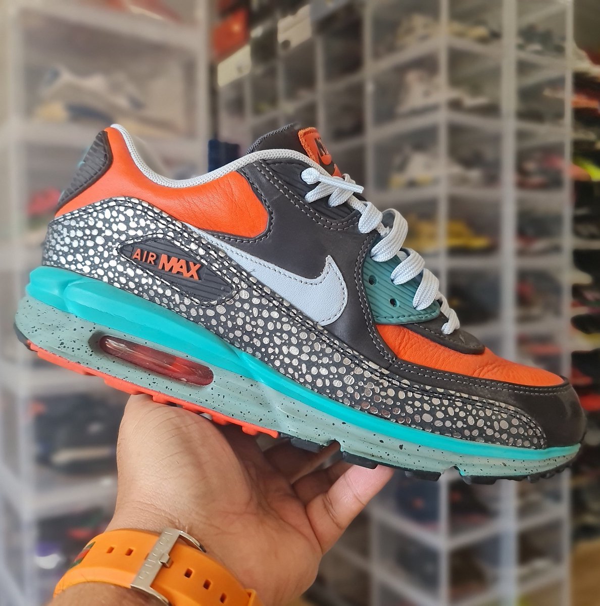 Air Max 90 "Kabutomushi" 2014

#afrikiddkicks #sneakergame #solecollector #sneakers #sneakerhead #kabutomushi #sakickscollection #nike #airmax #kickssouthafrica #afrikiddsneakers #sakicks #myairmax #canafrican #southafrica #airmaxalways #sneakerempire #mynikesa #airmaxsa