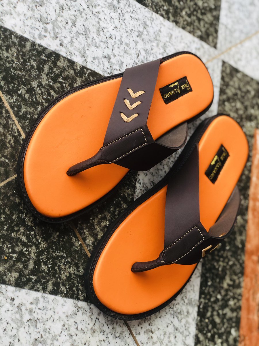 Faiz__Alvaro's tweet image. Brown simple slippers with orange inner sole 
Price:8k
Free nationwide delivery 
Dm/WhatsApp:09053425980 to order 
Please retweet