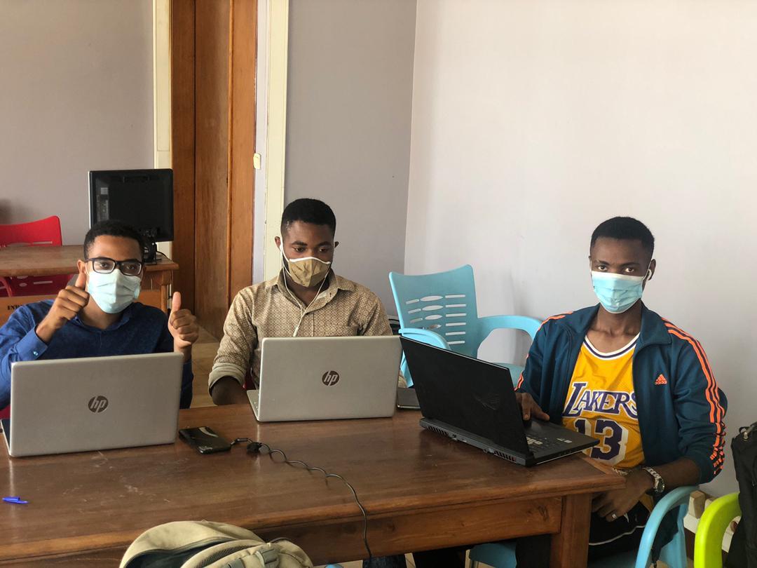 gpierre_ur1's tweet photo. The pressure is increasing at the #HackTheFog #fogcomputing hackathon! All our participants are working hard to deliver the best possible fog applications.

The winning apps will be presented live during the closing ceremony tonight at 6pm CEST: https://t.co/CYg65KkXTz https://t.co/Sva0KU65UN