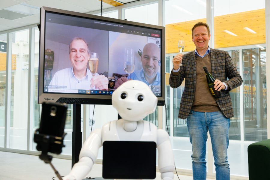 Mooi nieuws! Siemens Digital Industries Software sluit zich aan bij het Brainport Development High Tech Software Cluster. Onze CEO <a href="/fokkep/">Patrick Fokke</a> vertelt alles over deze samenwerking met <a href="/BICehv/">Brainport Industries Campus</a> in <a href="/appworksnews/">appworks</a>: sie.ag/3lGIyA2
 
#collaboration #TodayMeetsTomorrow