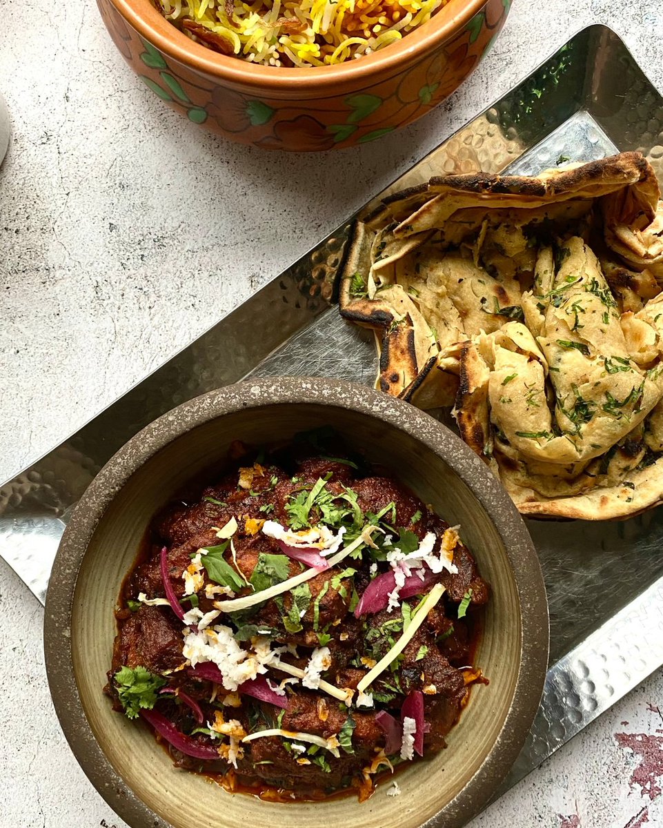pickle_bysunil's tweet photo. Sunday lunch with a difference.. Junglee Maans &amp; garlic naan. 
Our traditional Rajasthani hunters style Irish wild boar dish is perfect with a glass of red for a long lazy Sunday lunch without the cooking!
.
.
#delivery #lockdowneats #spice #Dublin https://t.co/jQK82ZHWz2