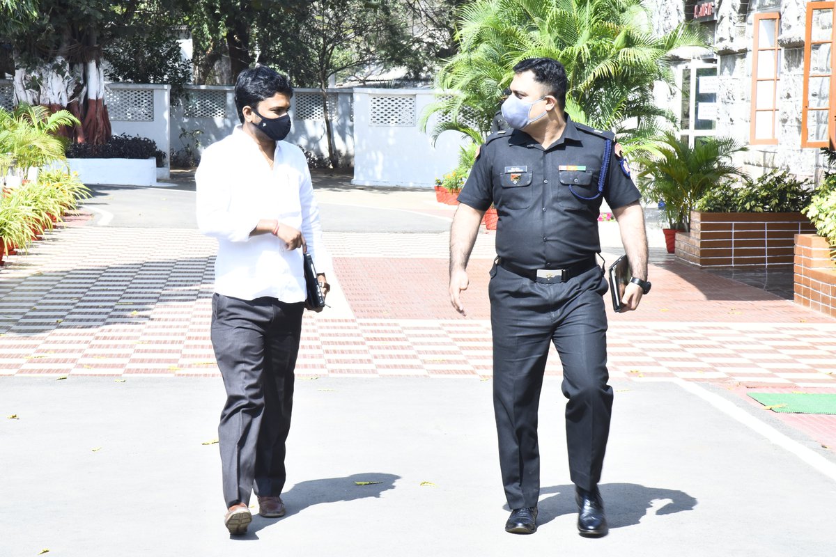 TelanganaIT's tweet image. @SundeepMakthala meet with Lieutenant General TSA Narayanan &amp;amp; Team @ Military College of EME (MCEME). Discussed various possibilities on Artificial Intelligence R&amp;amp;D bilateral collaborations with @TITA Digithon &amp;amp; Govt. of Telangana.