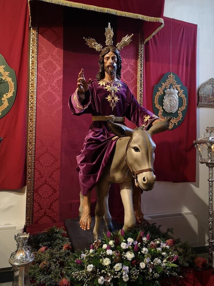 Cofrada_Esperan's tweet photo. DOMINGO DE RAMOS/

Hoy Domingo de Ramos nuestra Hermandad dispone a la Veneración de los hermanos y devotos a nuestros Sagrados Titulares en nuestro templo de San Juan.

Podrán visitarlos esta mañana de 12 a 14 horas y está tarde de 17 a 20 horas.

#DomingoDeRamos #SeñordelaPaz https://t.co/FFqgqTXvX9