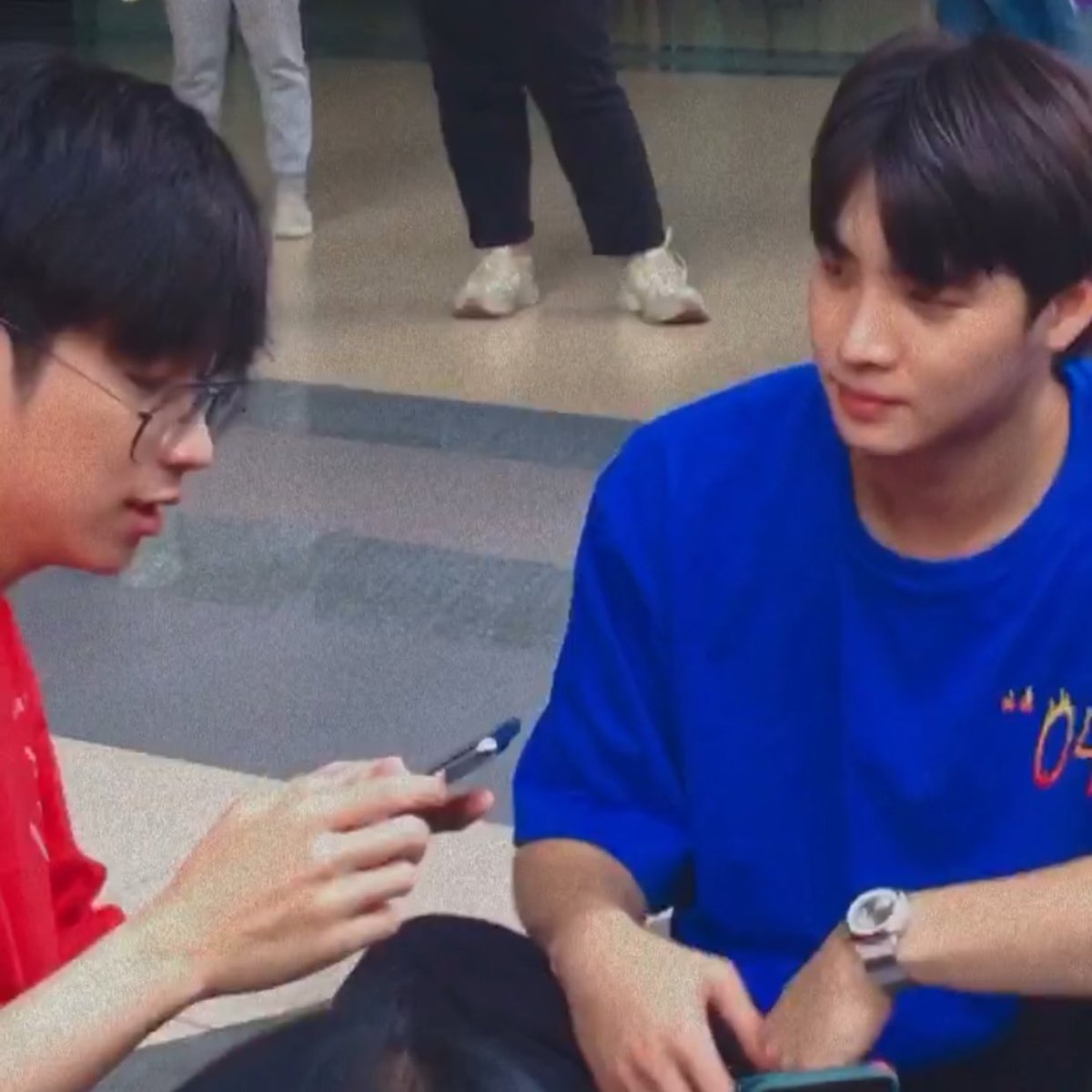 FAHPJR_'s tweet photo. เค้าว่าสายตามันหลอกกันไม่ด๊ายย ~ 
#StudentDebate https://t.co/psObNddBi3