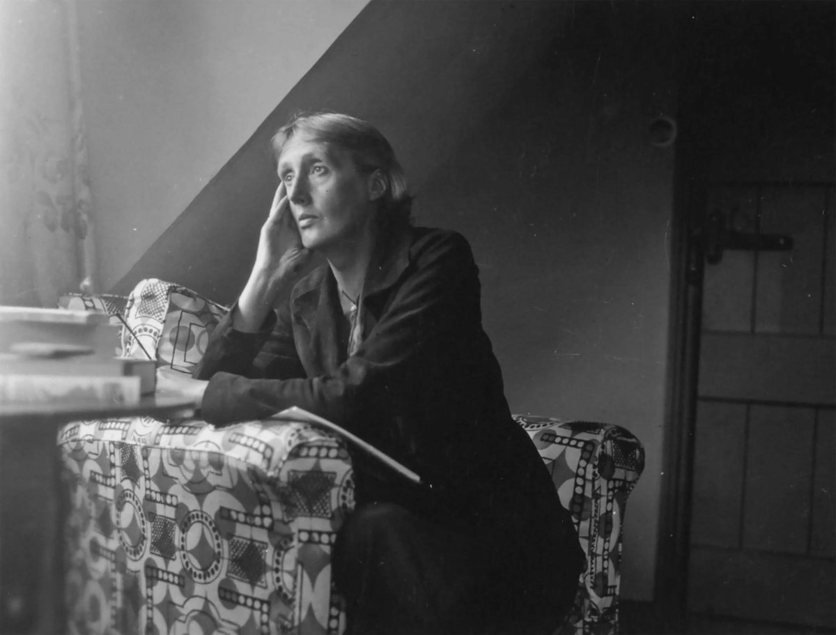 WomenRead's tweet photo. "I feel a thousand capacities spring up in me. I am arch, gay, languid, melancholy by turns. I am rooted, but I flow."

Virginia Woolf died #OnThisDay in 1941 #ReadMoreWomen https://t.co/SWevojxDq9