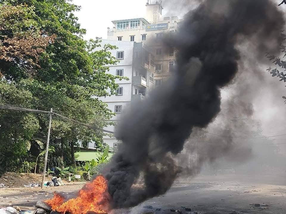 Thaketa, Yangon: Thaketa was being terrorized last night and these SAC terrorists continue raiding and shooting this morning. Heavy repression on this township for unknown reason. #WhatsHappeningInMyanmar #Mar28Coup