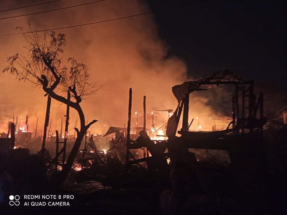 IrrawaddyNews's tweet photo. About 40 houses were reportedly burnt by an arson attack in Mandalay Region’s Pyigyitagon Township after midnight of Saturday.. Witnesses said that the military regime’s soldiers and police didn’t allow neighbourhoods to put out the fire.
#whatshappeninginmyanmar https://t.co/50VvHiewSS