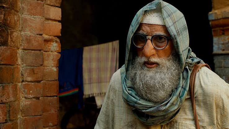 The award for Best Actor (Critics) went to #AmitabhBachchan for #GulaboSitabo at the #VimalElaichiFilmfareAwards 2021.