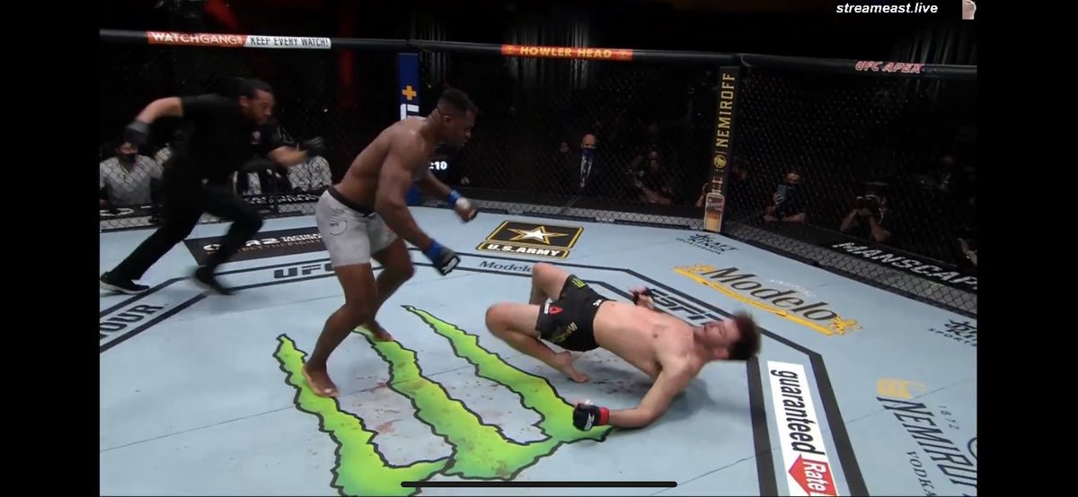 uncLEBOatt's tweet photo. Francis Ngannou is a beast.
The Cameroon giant just committed a murder scene #UFC260 https://t.co/V6fmmId47i