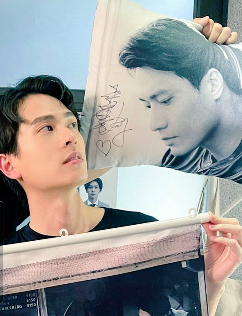 sk97335151's tweet photo. ©️Result.entertainment ig
こ、これは...!!!
守一を見つめる知田、を見つめるレイさん。
レイ→知田→守一の三つ巴ですね(！？)😌😌 https://t.co/IzdEXLh6w0