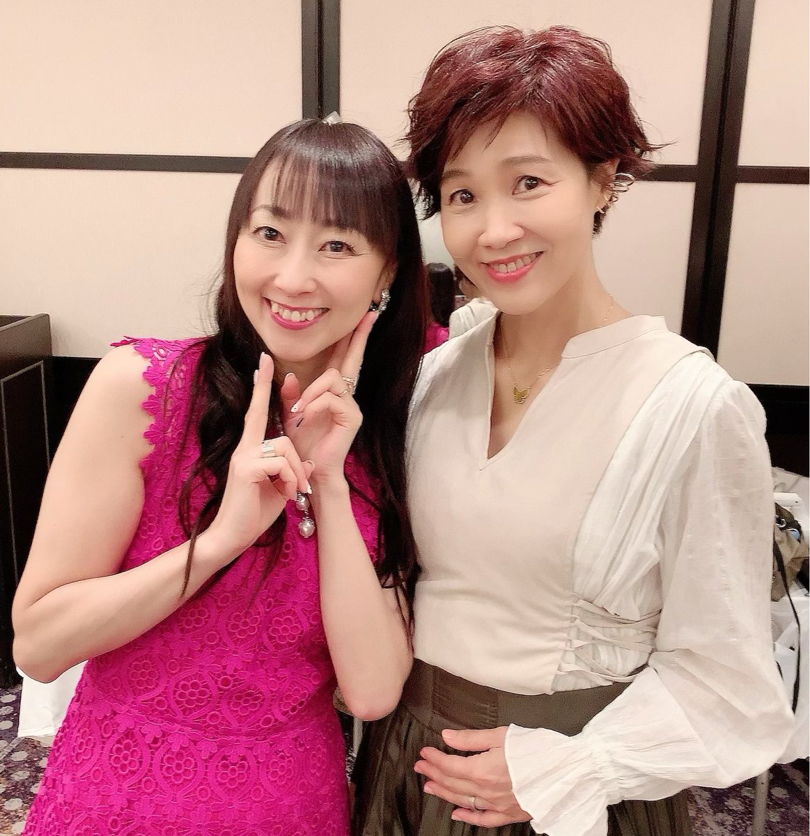 長沢美樹 みきどん S Tweet シンエヴァ舞台挨拶が終わりました ご覧下さいました皆様 本当に本当にありがとうございました 久々に皆で会えて胸が1杯になりました これから稽古なので まずはこの1枚を 大好きなリツコ先輩と シンエヴァ 長沢美樹 みきどん S Tweet シンエヴァ舞台挨拶が終わりました ご覧下さいました皆様 本当に本当にありがとうございました 久々に皆で会えて胸が1杯になりました これから稽古なので まずはこの1枚を 大好きなリツコ先輩と シンエヴァ