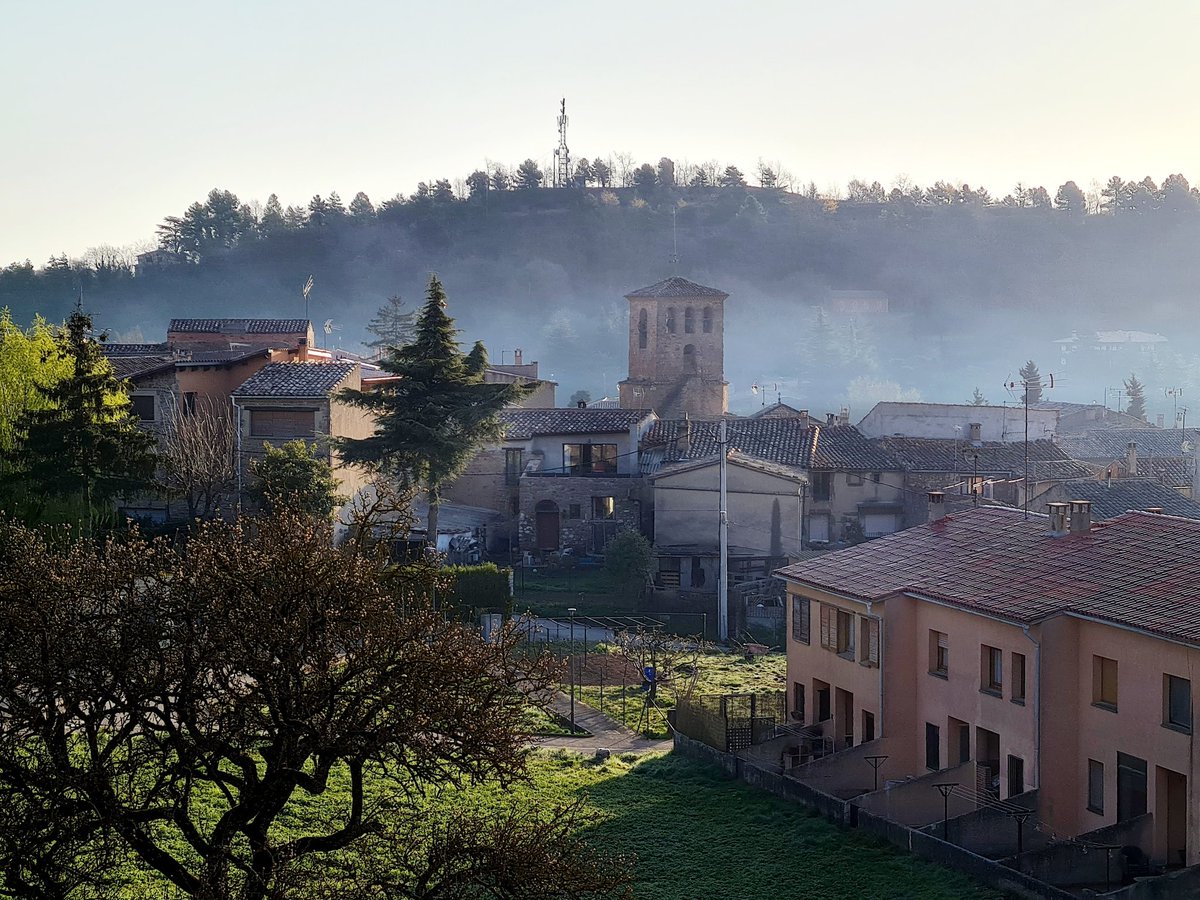 calsabata's tweet photo. Bon Diumenge de Rams
#viulestany #moianes #romanic #camidesantjaume https://t.co/5nYKgMcl6z