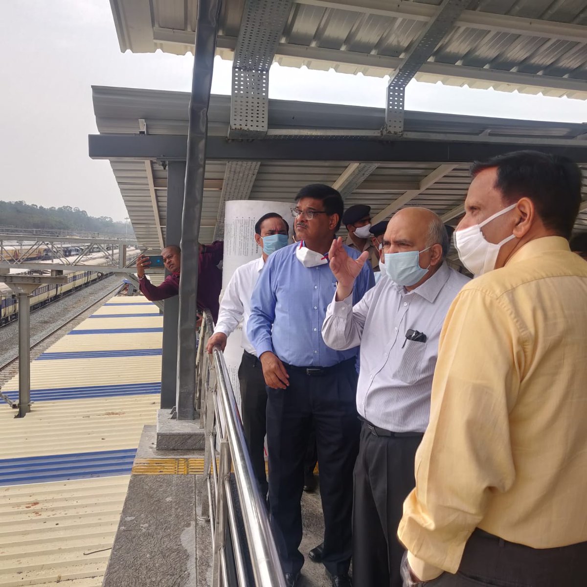 Chairman and CEO of Railway Board Suneet Sharma (second from right) snapped during a visit to Sir M Visvesvaraya Terminal on Sunday morning. GM @SWRRLY AK Singh and DRM, Blr Div, AK Verma were present @XpressBengaluru @KARailway @drmsbc @GMSWR @PiyushGoyalOffc