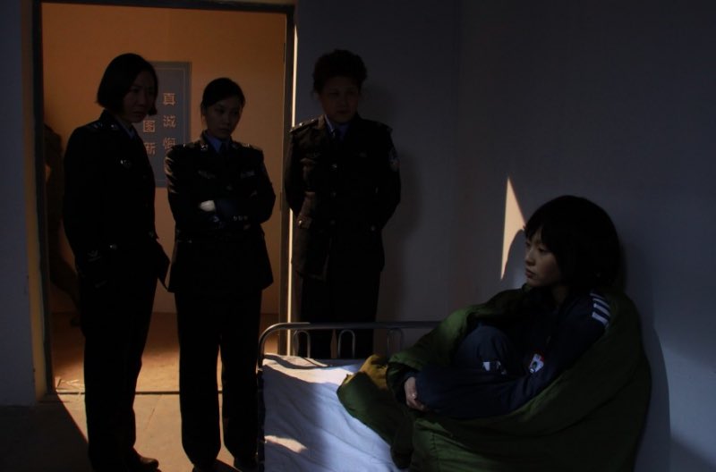 外面的生活不论多好，进了监狱就是囚犯，没有自主的权利 #女囚