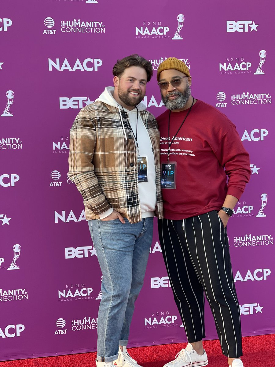 thisismdbrooks's tweet photo. Attended the @ATT #HumanityOfConnection viewing party for the 52nd #NAACPImageAwards !! I’ve so missed connecting with people in person. We need that as humans. Congratulations to all the nominees and winners. Here’s to 52 more and hopefully, an award of my own! 🙏🏾 #lifeatatt https://t.co/E5czA69UDf