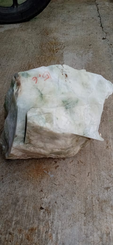 JohnMcback's tweet photo. FOR SELL

WHITE JADE FROM ACEH

WEIGHT 15,5 KG

Di Jual 
Giok putih dari Aceh
Berat 15,5 kg

INTEREST
Minat
Whatsup +62 812 6582 7582 https://t.co/Wq1G8GIvLP