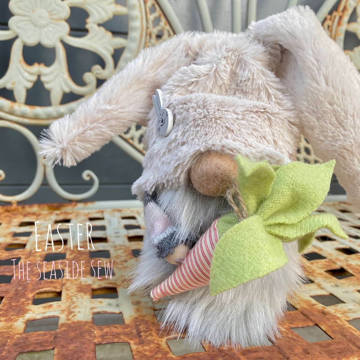 TheSeasideSew's tweet photo. Yes! The #clocksgoforward we now have lighter evenings and today is last orders for your #easterlockdown treats.
#UKGiftAM #Easter #Happy Easter #earlybiz #celebsforsmallbiz #MHHSBD @BritishCrafting
https://t.co/6du53JqPDw https://t.co/0W2sSfmBli