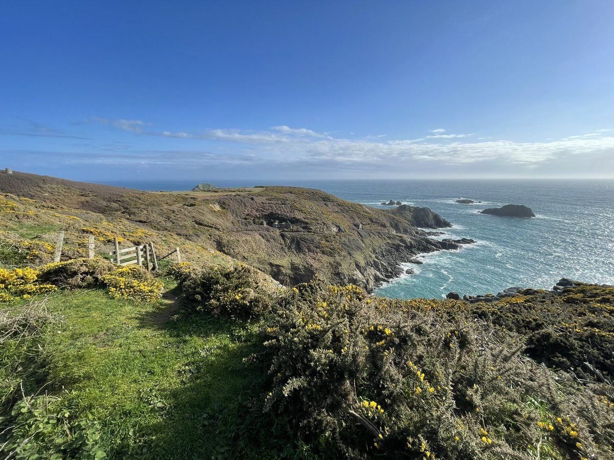 Jessisawanderer's tweet image. Yesterday's trip to Sark was just delightful. A spot of swimming, a twelve mile walk and the bluest of skies. Only 4 days until the next weekend 😍 #Sark #Guernsey #weekendlife