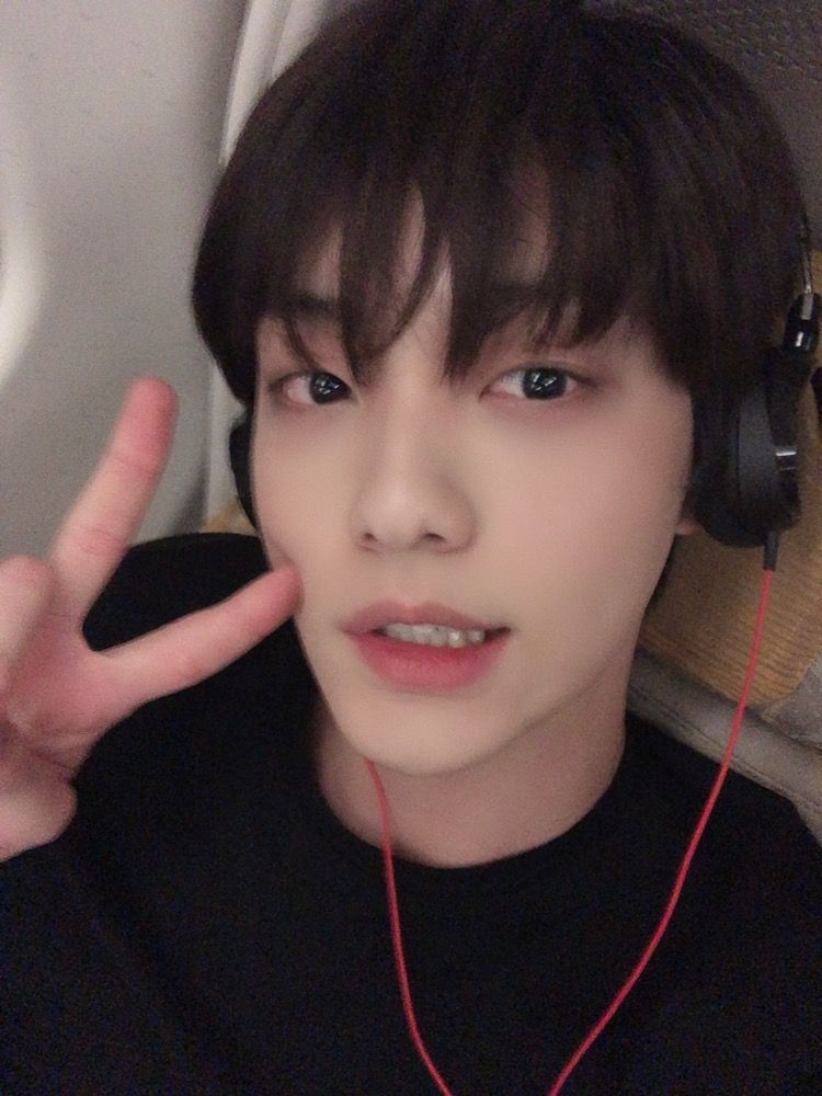 toviors's tweet photo. loe haha tovier 🐟da name, toby for short. new acct but not new to rp like/rt to be mutuals and for a possible dm mga lods 😇😇 https://t.co/INr6fpRd0D
