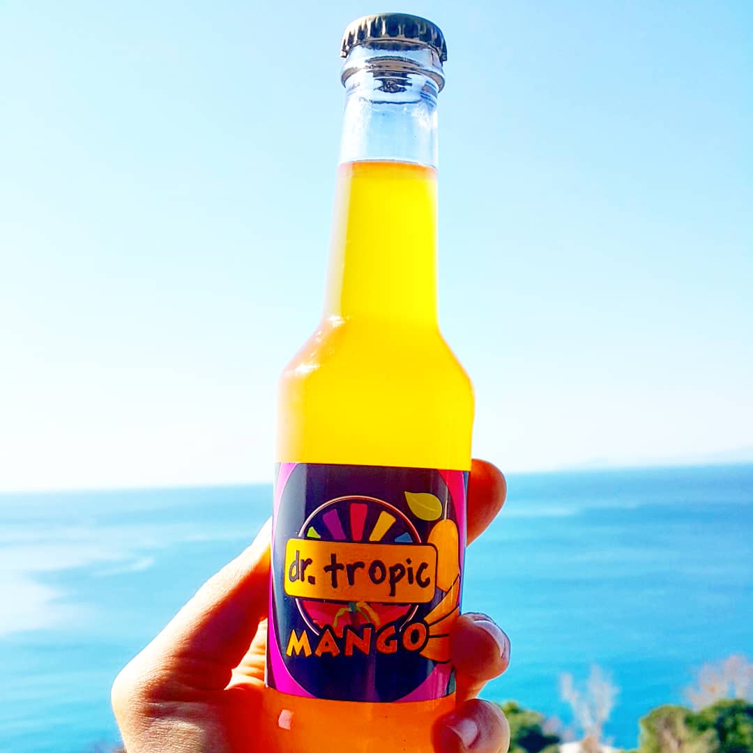 🔥🔥🔥Yeni şişesiyle dr. tropic Mango😊🌴

#gazoz #soda #drink #mango #meyve #gurme #içecek #sunum #drtropic #antalya #enfes #nefis #yemek #lezzet #fruit #meyve #tropik #tropic #taze #fresh #turkishfood #turkish