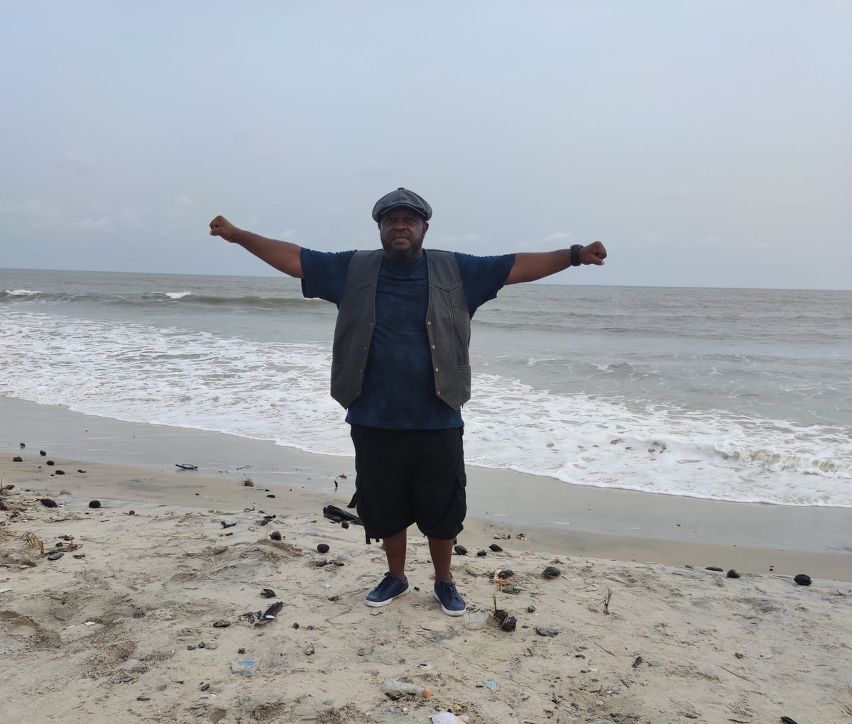 Buchibwai's tweet photo. Over 7 billion people live on planet earth today; many more have lived and gone. Yet, no two people are exactly the same! Even in China, no two persons are the same.
What kind of manufacturer would create billions of copies of the same product without repeating Himself?
JESUS!!! https://t.co/I3PK0ppYue
