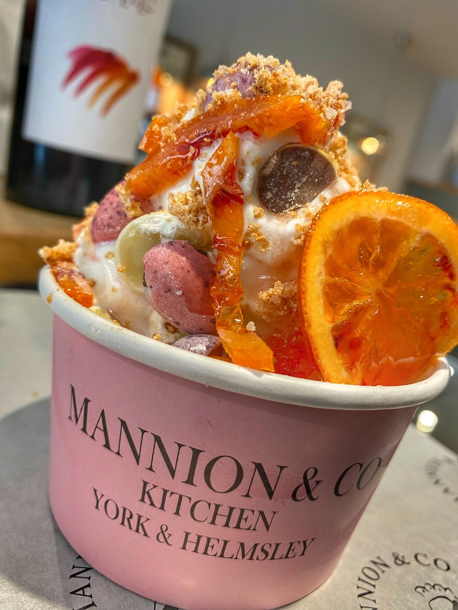 MannionsofYork's tweet photo. Can you lick it. 👅 #icecream #softserve https://t.co/Sqg5rnJTL3
