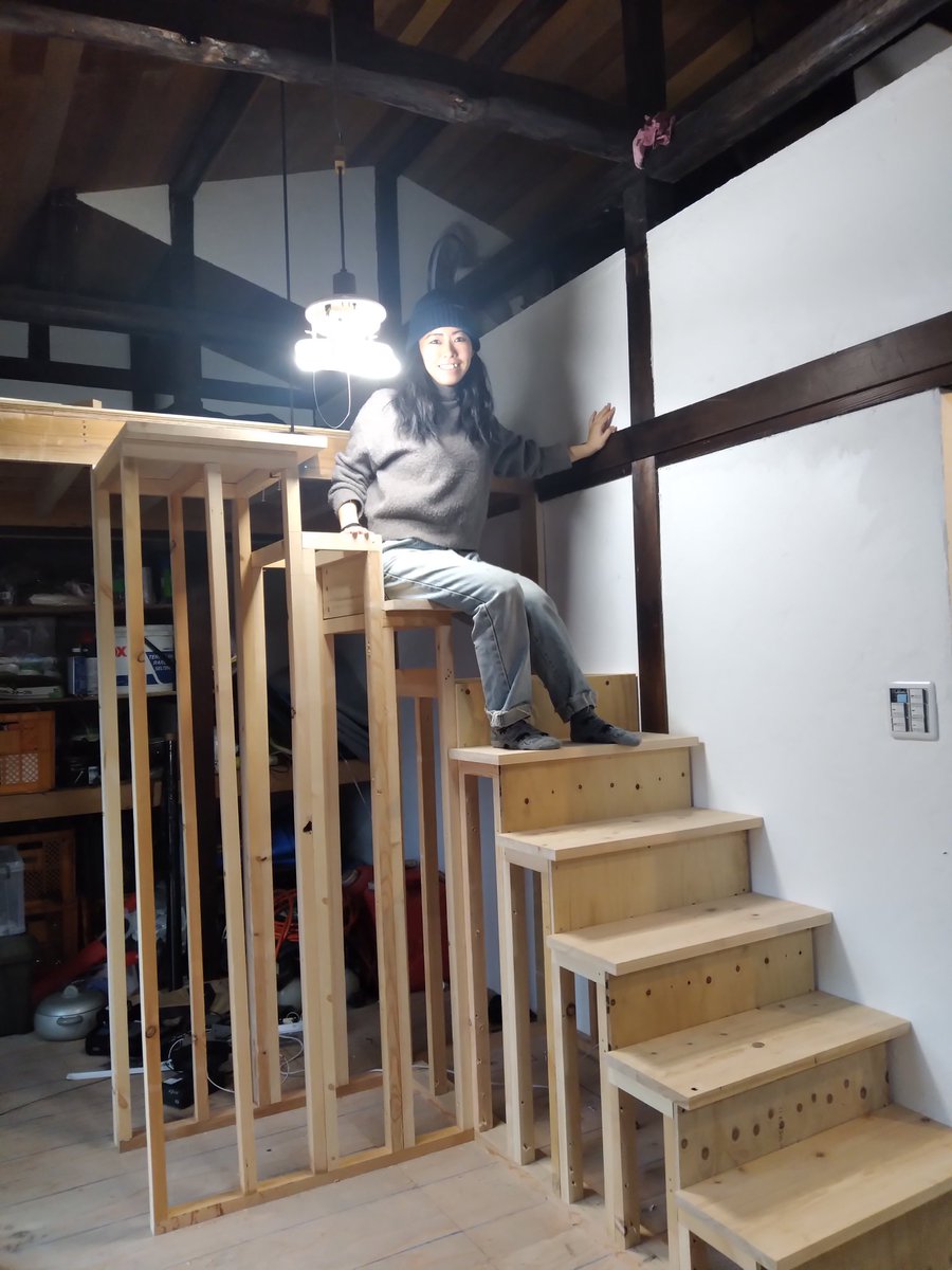 カルロス Diyプロ ロフト階段 進捗 先週作っていた階段を作り直し 無事に形が見えてきました この後階段の下に収納をつくるんですが また色々画策しなきゃならなさそうです 来週も楽しみだー 東京diyスクール カルロス Diyプロ ロフト階段 進捗 先週作っていた階段を作り直し 無事に形が見えてきました この後階段の下に収納をつくるんですが また色々画策しなきゃならなさそうです 来週も楽しみだー 東京diyスクール