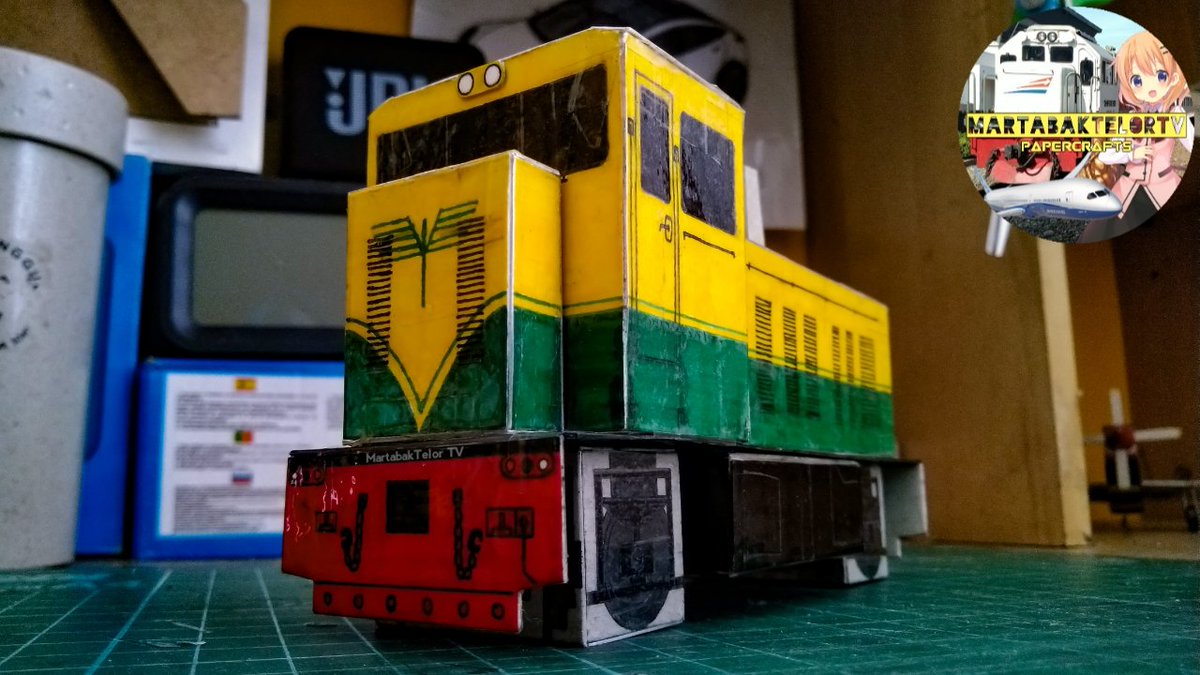 TvTelor's tweet photo. [New Papercraft] <repaired>
Bima Kunthing Mk III (B201) diesel mechanic locomotive

#bimakunthing #locomotive #balaikarya
#indonesianrailways #trainminiature #miniaturkeretaapi #trainpapercraft #recyclecraft #3dmodel #railfans
#indonesianrailfan #インドネシア鉄道 https://t.co/YGVmzbDsxx