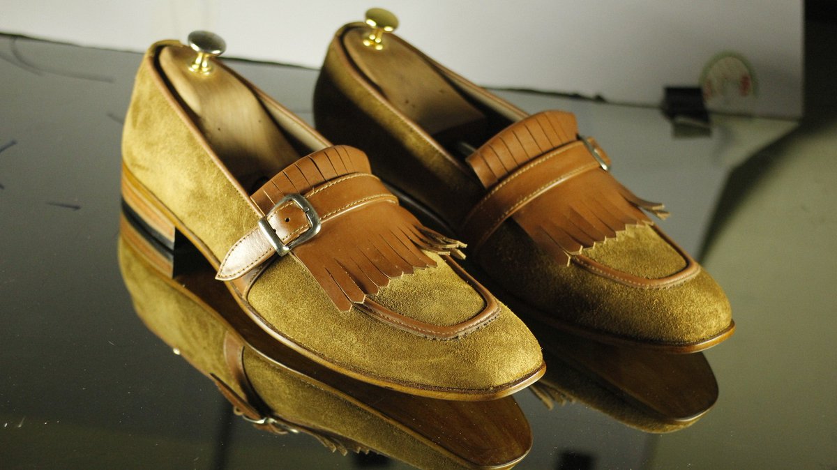 BazaarLeather's tweet photo. #mens #leather #suede #bazaar #menshoes #leathersuedeshoes #handmadeshoes #brownbeigeloafers #fringeloafers #monkshoes #designershoes #streetwear #streetstyle #styleoftheday #mensfashion #fashionoftheday #fashionshoes #brandedshoes #luxuryshoes | TLB https://t.co/3oONF7D0QP https://t.co/45TK7asL55