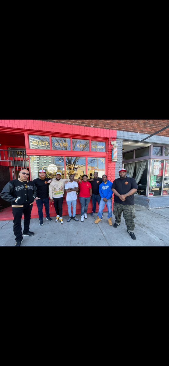 What’s this pic, Mike? Oh it’s the contractors, school instructors &amp; students who have earned their GED’s and are now training to be contractors with 80 other young folk in Ga.  How did u do that Mike? Met wit the Governor N sat on da Mayors Transition team. 😉 Work beats Tweets