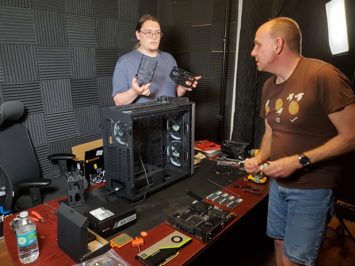 SwaggerjackProd's tweet photo. #Swaggerjack is filming #IT ninja Denver build a very high-end editing #PC.
#NotOneOfOurPCsThough 😁
Order your custom ninja-built #GamingComputer today from Denver at #GainesvilleComputerMD's website: https://t.co/ywxGJMOK5V https://t.co/6m5jQObAXp