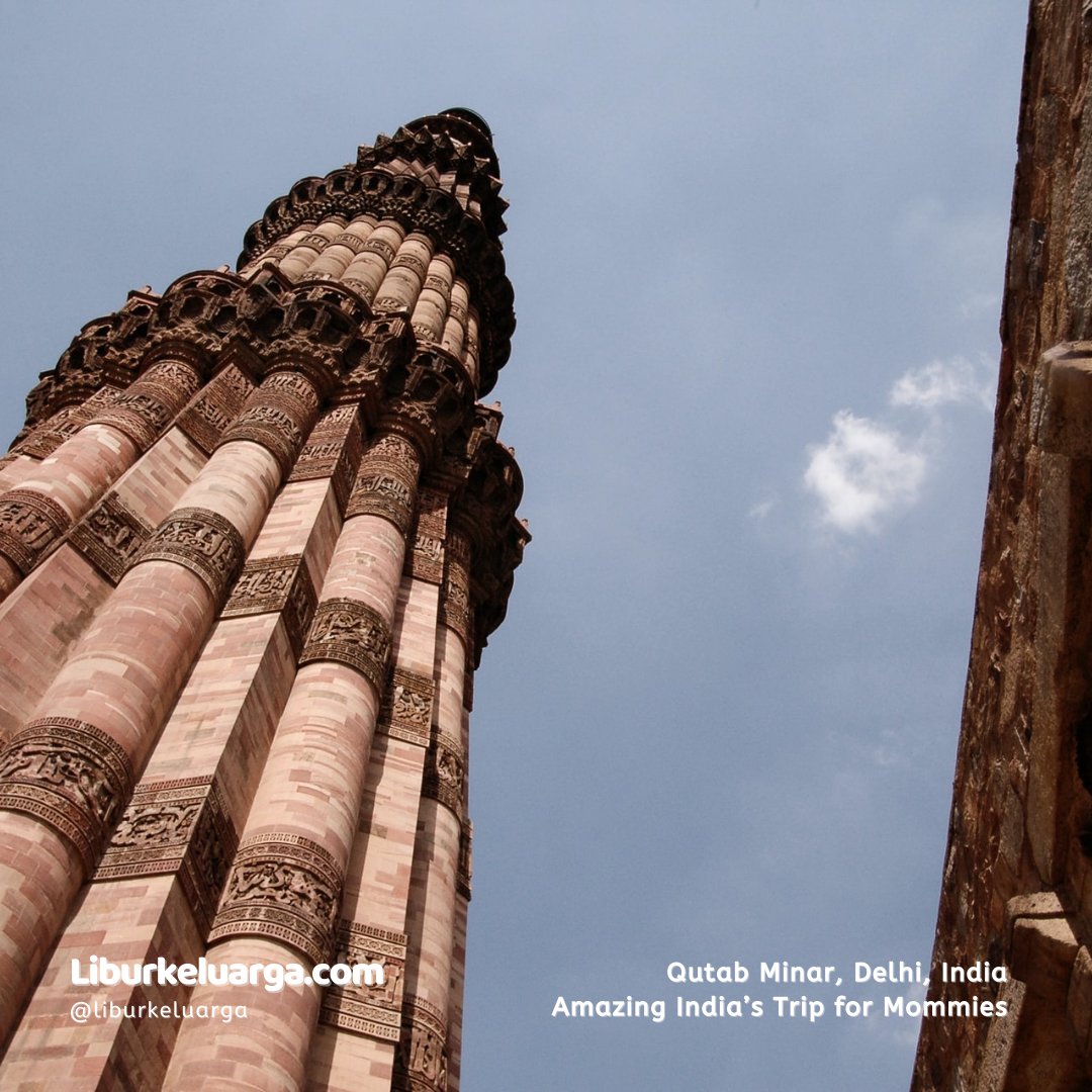 Salah satu tempat wisata yang wajib dikunjungi di India adalah Qutub Minar. Bangunan batu ini termasuk menara tertinggi di India dengan diameter 14.32 m pada bagian dasar sedangkan diameter bagian atasnya 2.25 m dan tingginya sekitar 72.5 m.

#Liburkeluarga #india #QutubMinar