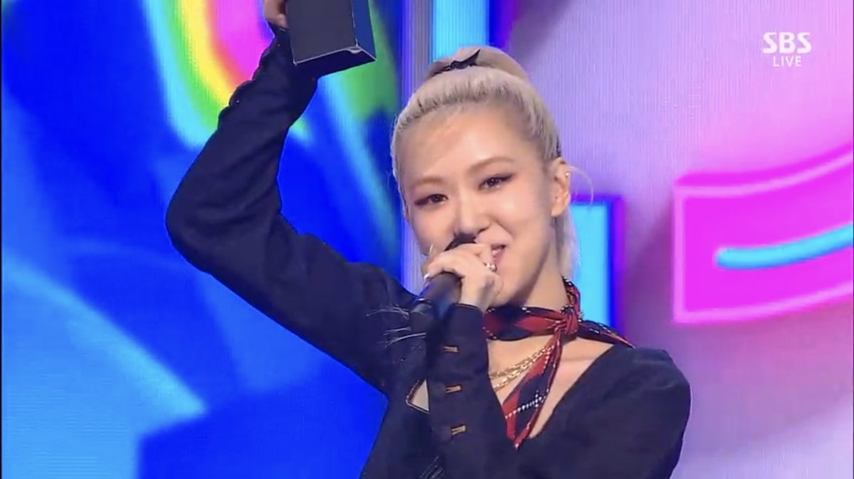 EternalBLCKPNK's tweet photo. Congratulations #ROSÉ

@BLACKPINK #ROSÉ5thWin #OntheGround5thWin #OnTheGround #R https://t.co/WKpDJbxL6i