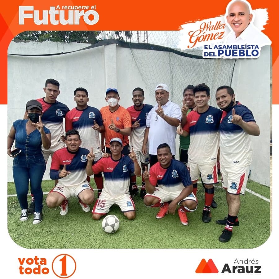 wgomezr's tweet photo. Este #27marzo #DistritoTresGuayas realizó #ElCampeonatoDeLaEsperanza, evento dirigido a jóvenes aficionados al fútbol, liderado x  #BrigadistasDeLaEsperanza. Transmitimos la importancia q el gobierno de @ecuarauz mantendrá con este grupo poblacional.
#AndresArauzPresidente2021 https://t.co/iHCZcIj73t