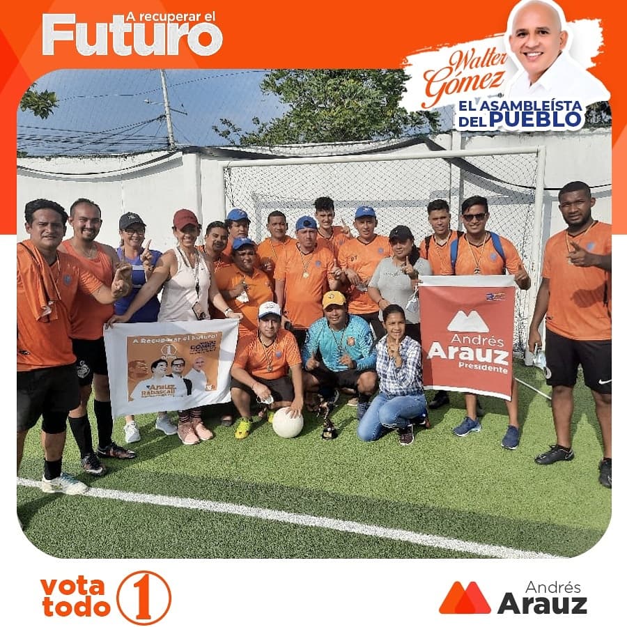 wgomezr's tweet photo. Este #27marzo #DistritoTresGuayas realizó #ElCampeonatoDeLaEsperanza, evento dirigido a jóvenes aficionados al fútbol, liderado x  #BrigadistasDeLaEsperanza. Transmitimos la importancia q el gobierno de @ecuarauz mantendrá con este grupo poblacional.
#AndresArauzPresidente2021 https://t.co/iHCZcIj73t